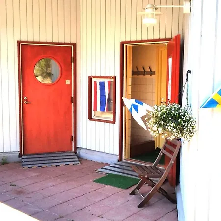 Enklinge Skola 住宿加早餐酒店